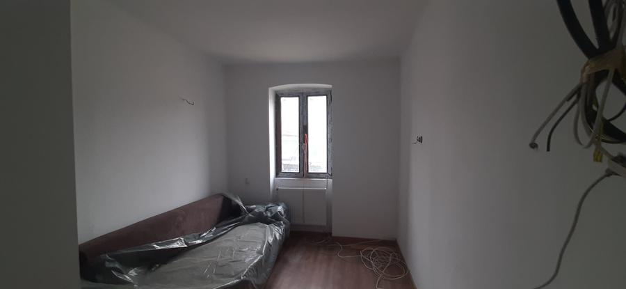 Casă individuală cu 9 camere cu Canalizare în Crizbav