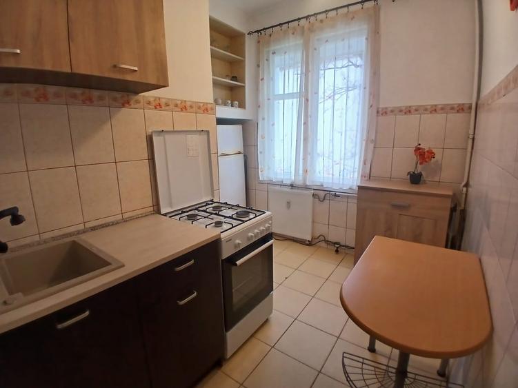 Apartament cu 2 camere semidecomandat, mobilat în Floreasca