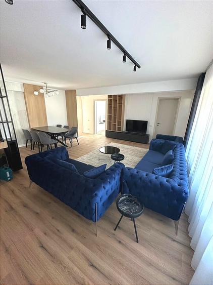 Apartament cu 4 camere decomandat în Iancu Nicolae