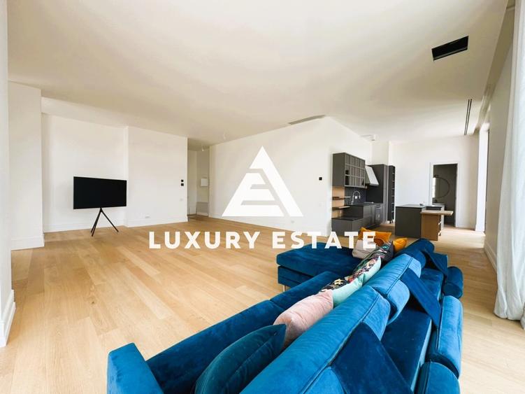 Penthouse cu 4 camere decomandat în Grădina Icoanei