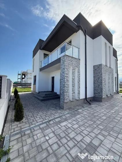 Casă cu 4 camere cu Teren 500 Mp în Cristian
