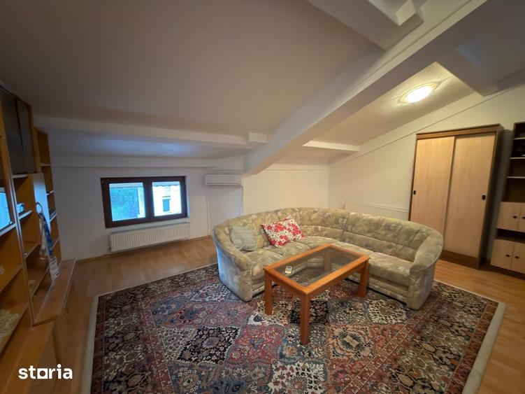 Casă cu 5 camere cu Teren 280 Mp în 1 Mai
