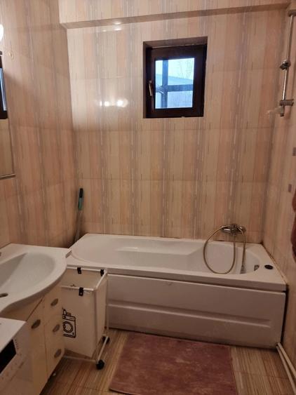 Apartament cu 2 camere decomandat în Km 5