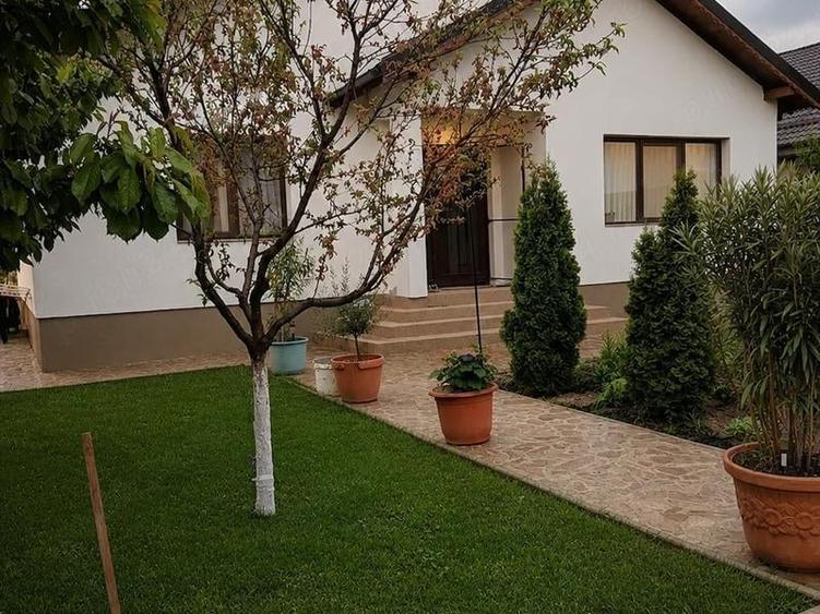 Casă individuală cu 4 camere cu Teren 400 Mp în Central