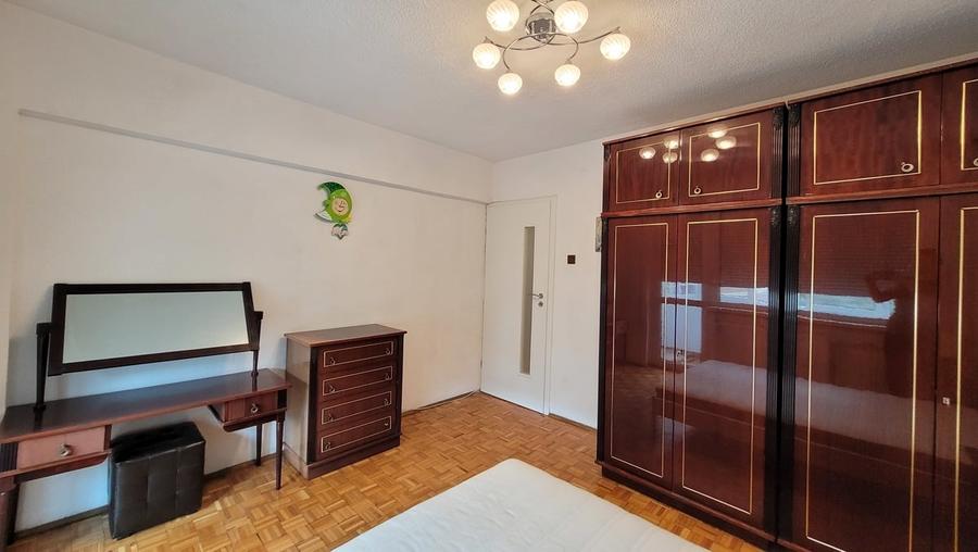 Apartament cu 2 camere decomandat în Universitate