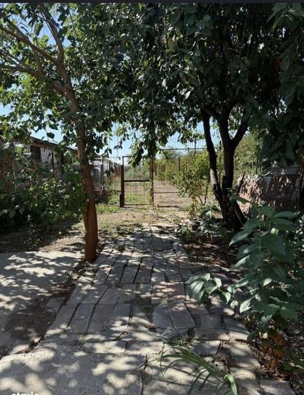Casă cu 2 camere cu Teren 615 Mp în 1 Decembrie