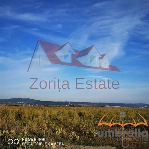 Teren agricol intravilan de 23600 mp, în Nord-Vest