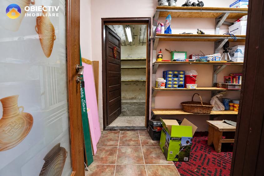 Casă individuală cu 7 camere cu Canalizare în Sărata
