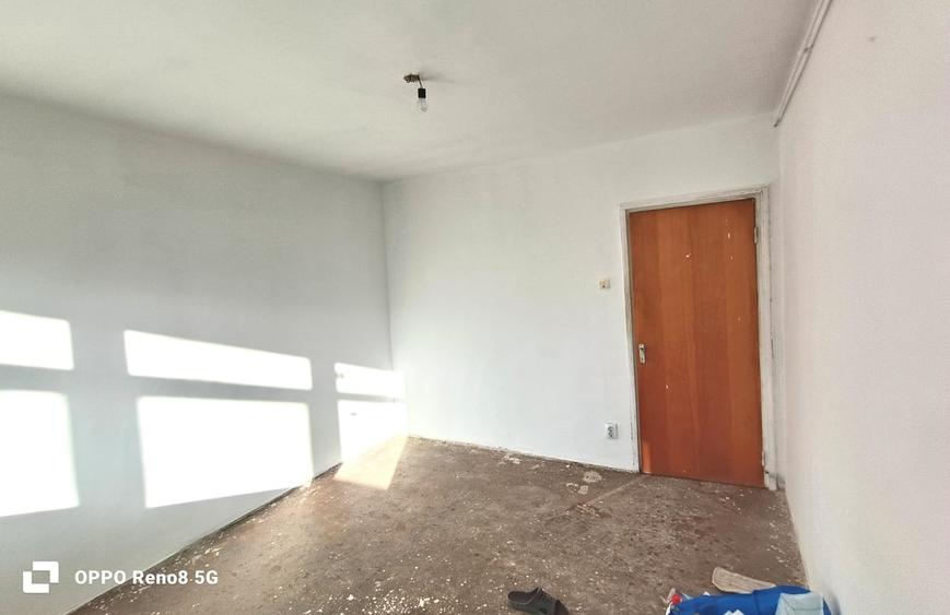 Apartament cu 3 camere decomandat în Titulescu
