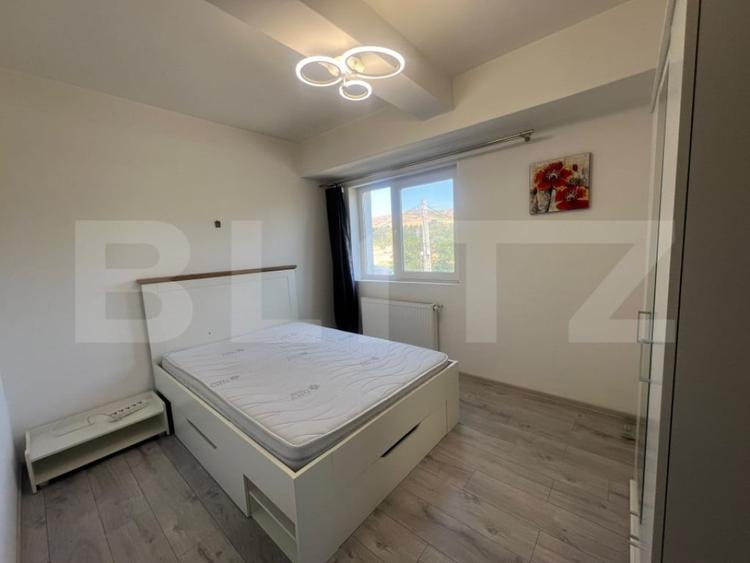 Apartament cu 3 camere semidecomandat în Florești