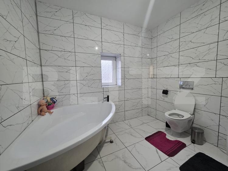Casă individuală cu 2 camere cu Teren 4143 Mp în Exterior Est