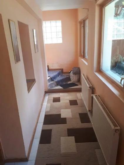Casă cu 5 camere în Central