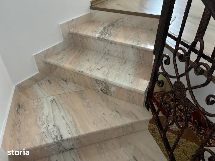 Casă cu 6 camere decomandat cu Teren 2700 Mp în Bocsig