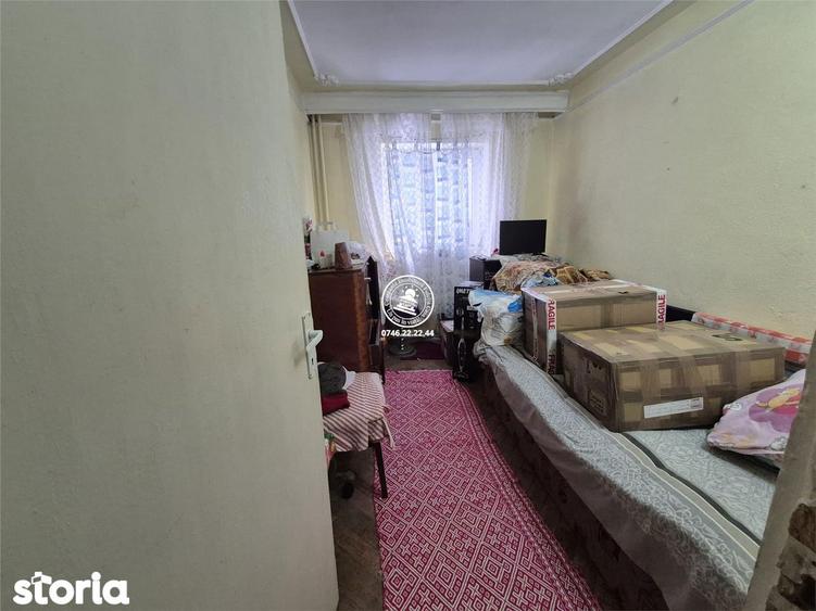 Apartament cu 3 camere semidecomandat în Dacia