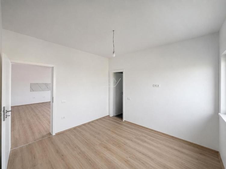 Duplex cu 4 camere cu Canalizare în Moșnița Veche