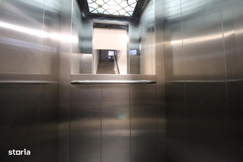 Apartament cu 3 camere decomandat, mobilat în Văcăresti