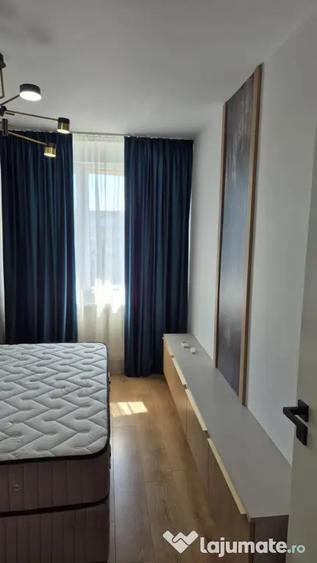 Apartament cu 3 camere semidecomandat, mobilat în Colentina