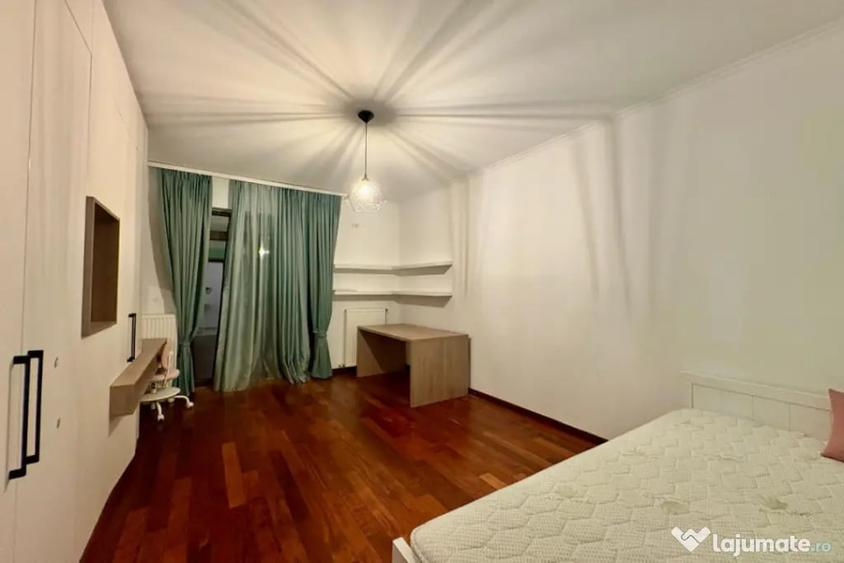 Apartament cu 3 camere semidecomandat în Bucureștii Noi