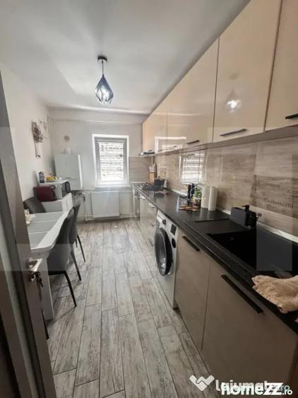Apartament cu 3 camere decomandat în Central