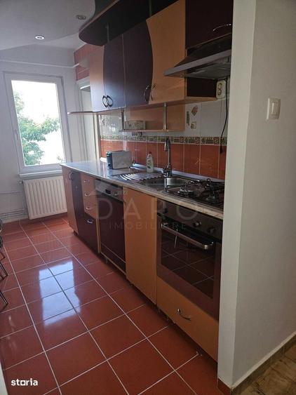 Apartament cu 3 camere decomandat în Mureșeni