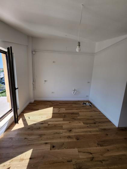 Apartament cu 3 camere în Băneasa
