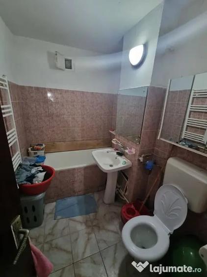 Apartament cu 4 camere decomandat în Dacia