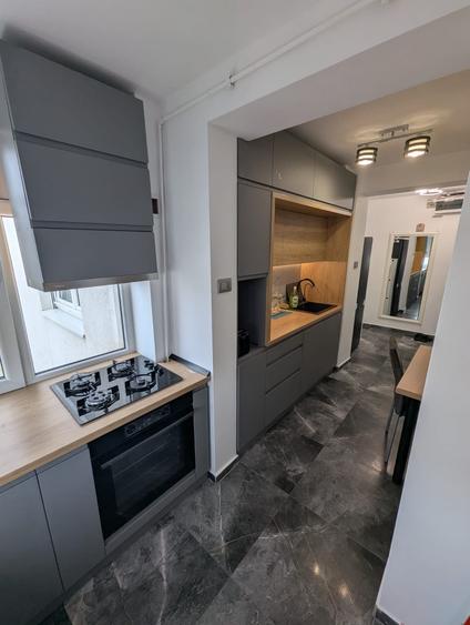 Apartament cu 2 camere decomandat, mobilat în Titan