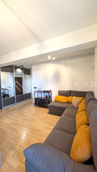 Apartament cu 3 camere semidecomandat în Europa