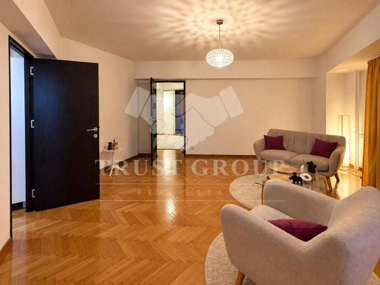 Apartament cu 3 camere decomandat, mobilat în Calea Victoriei