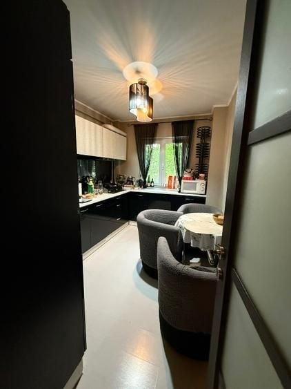 Apartament cu 3 camere decomandat, mobilat în Dristor