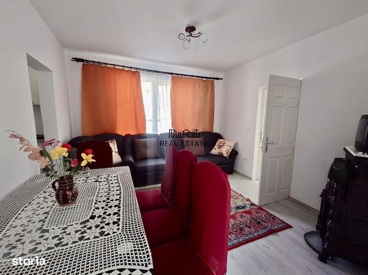 Casă cu 4 camere decomandat în Blăjeni