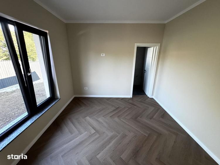 Casă cu 4 camere cu Teren 500 Mp în Tomești