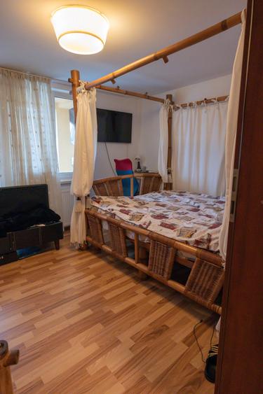 Casă individuală cu 6 camere cu Canalizare în Stupini
