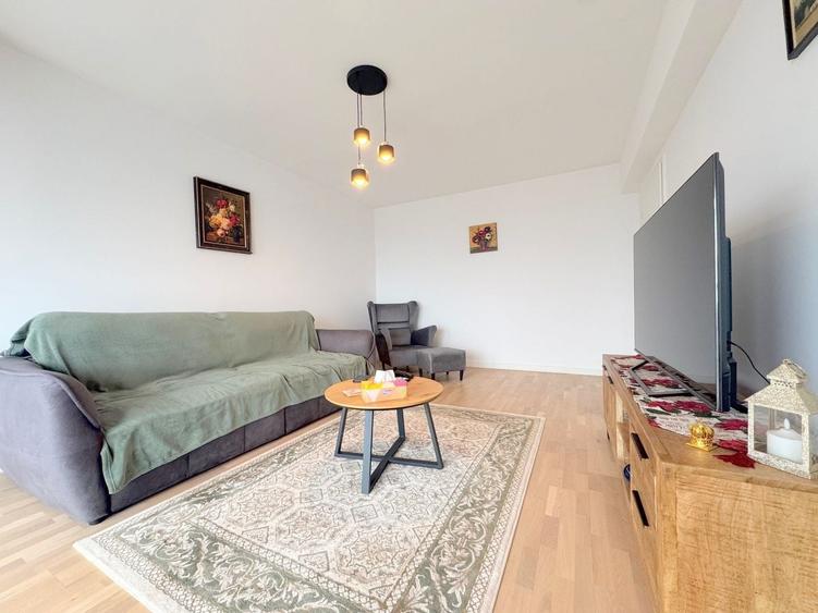 Apartament cu 2 camere decomandat, mobilat în Complex Studențesc