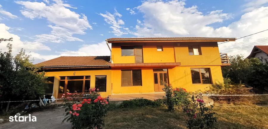 Casă cu 4 camere cu Teren 300 Mp în Sântandrei