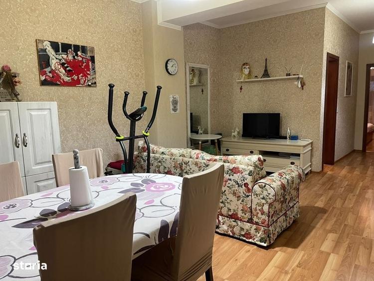 Apartament cu 3 camere semidecomandat în Central