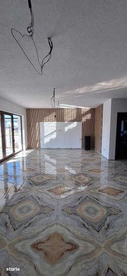 Casă cu 5 camere cu Teren 350 Mp în Giarmata