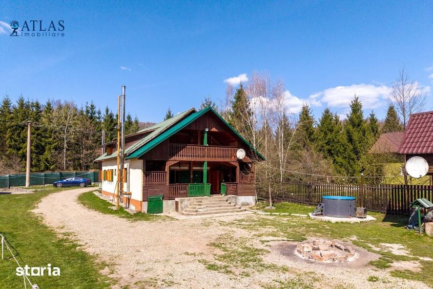 Casă cu 9 camere cu Teren 2600 Mp în Brăduț