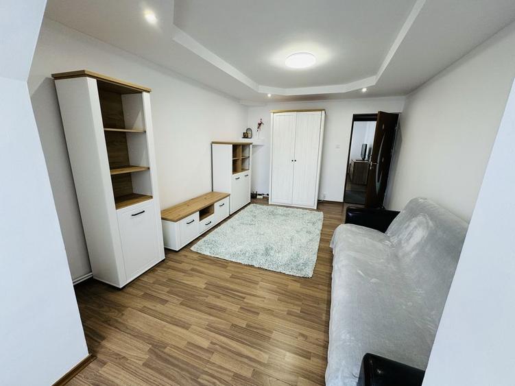 Apartament cu 2 camere decomandat în Gară
