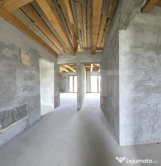 Casă cu 4 camere cu Teren 500 Mp în Central