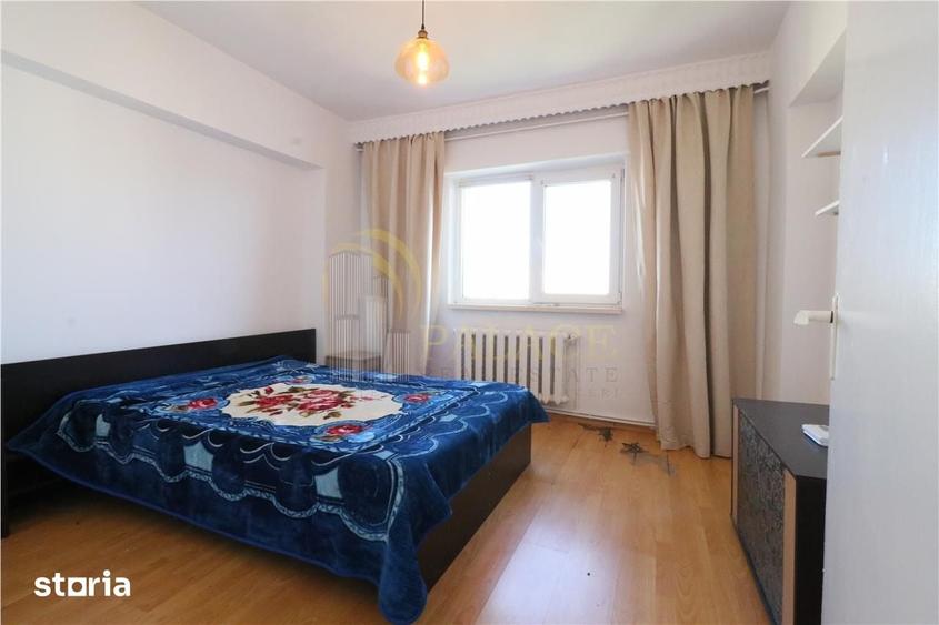 Apartament cu 3 camere decomandat în Hala Centrală