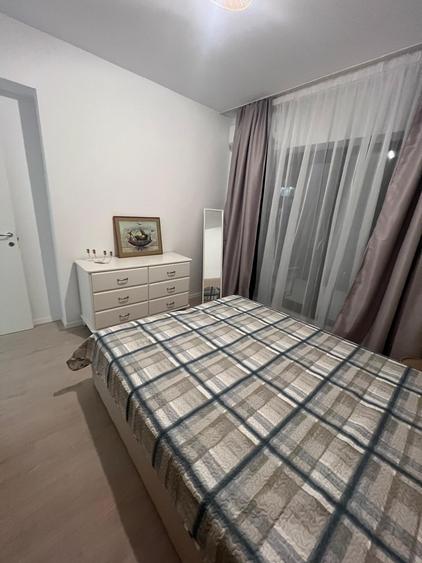 Apartament cu 3 camere decomandat, mobilat în Sisești