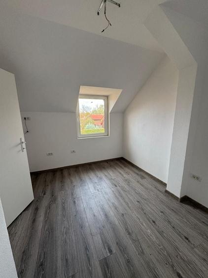 Casă cu 3 camere cu Canalizare în 3 Insule