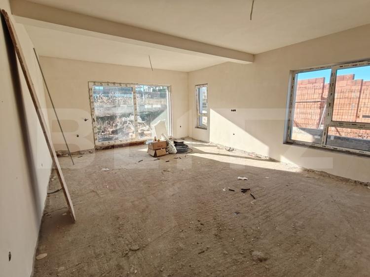 Duplex cu 4 camere cu Canalizare în Florești
