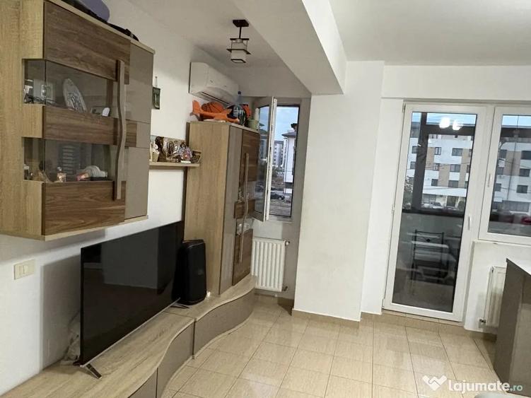 Apartament cu 2 camere semidecomandat în Chiajna