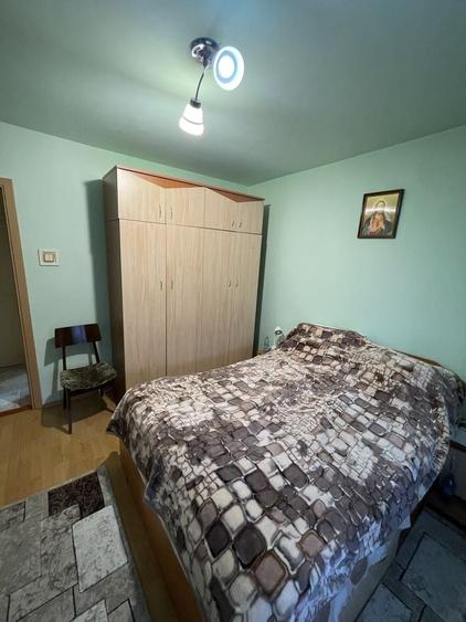 Apartament cu 3 camere decomandat în Valea Rosie