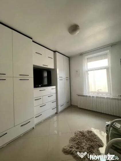 Casă cu 4 camere cu Teren 400 Mp în Central