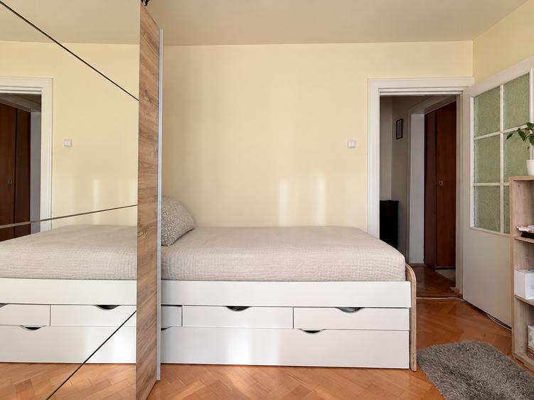 Apartament cu 3 camere decomandat în Complex Studențesc