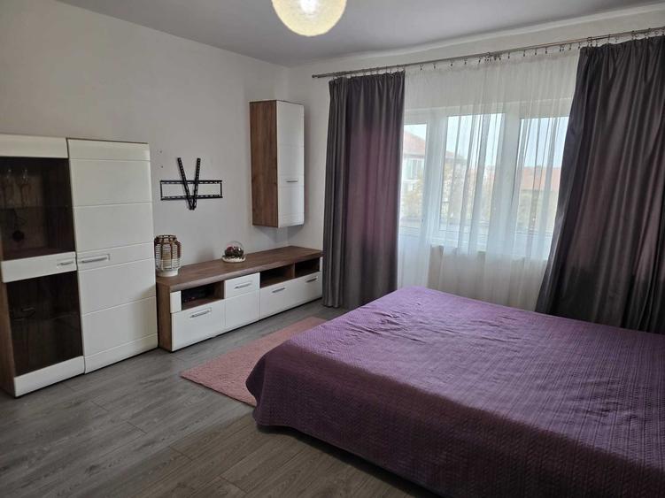 Apartament cu 2 camere decomandat în Lunei
