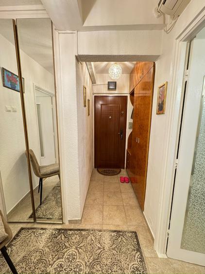 Apartament cu 2 camere decomandat în Drumul Taberei